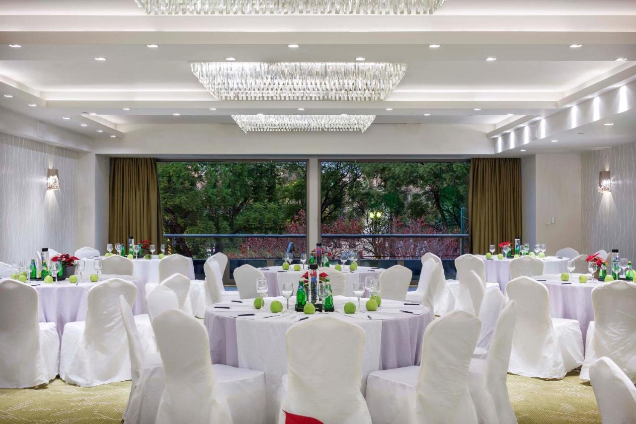 Radisson Blu Park Hotel Athens Ngoại thất bức ảnh The ballroom