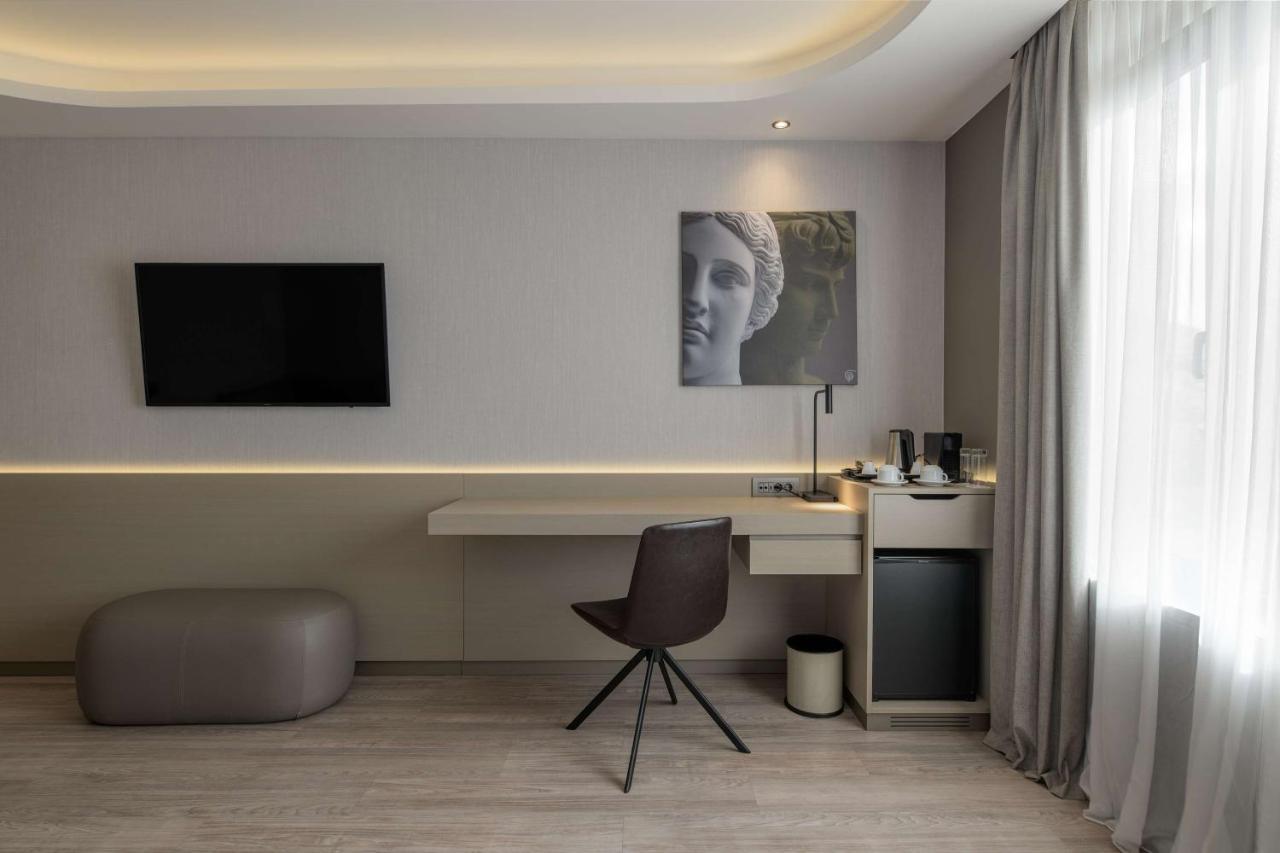 Radisson Blu Park Hotel Athens Ngoại thất bức ảnh A room at the hotel
